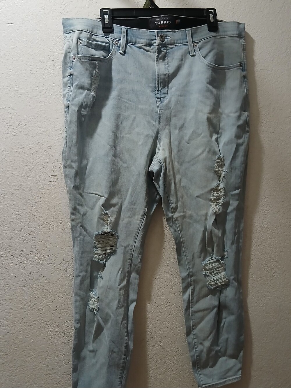 torrid  size 20 Light Wash Distressed  Slim Straight Jeans